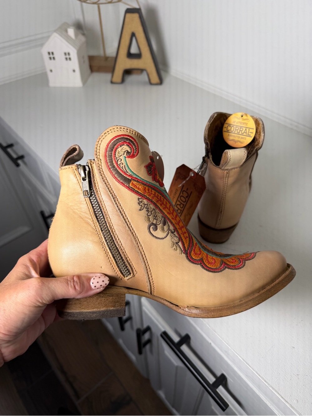 Corral Womens 6.5 NWT Tan Leather Embroidered Western Ankle Boots Booties - Picture 6 of 7